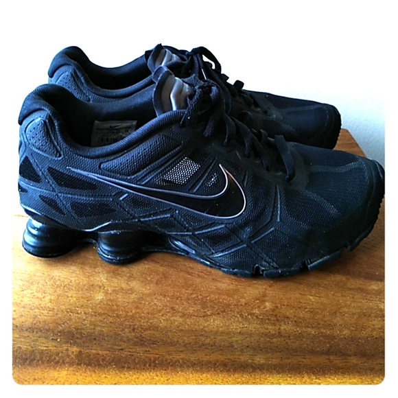 black nike shox turbo